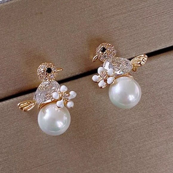 Jewelry - *NEW* Cute Pearl Bird Stud Earrings